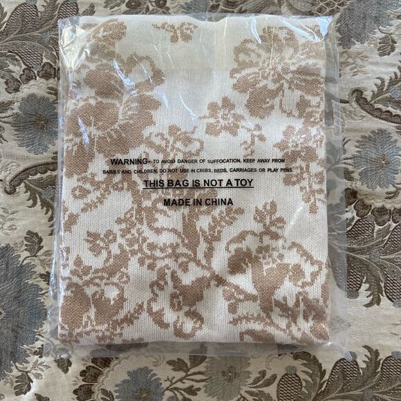 JM Collection Printed Funnel-Neck Sweater S white/gold, new with tags - Picture 3 of 3